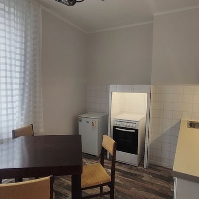 Miete einer gemütlichen 3-Zimmer-Wohnung im Stadtzentrum von Varna, Bulgarien